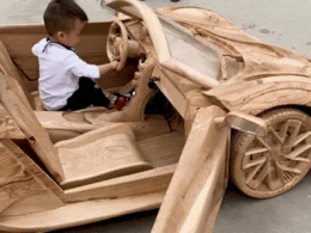 Tin tức ô tô - CHOÁNG: Siêu xe Bugatti Centodieci bằng gỗ của ông bố từ Bắc Ninh