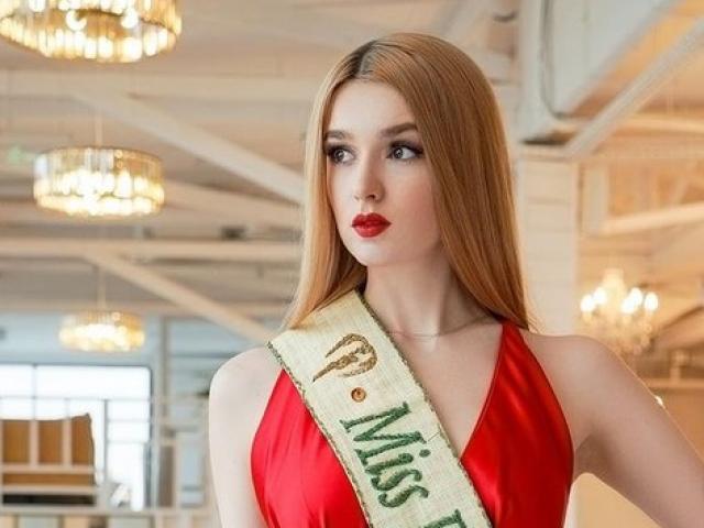 Media - Xinh đẹp, học giỏi, "hoa hậu bóng chuyền" khiến bao người mê đắm