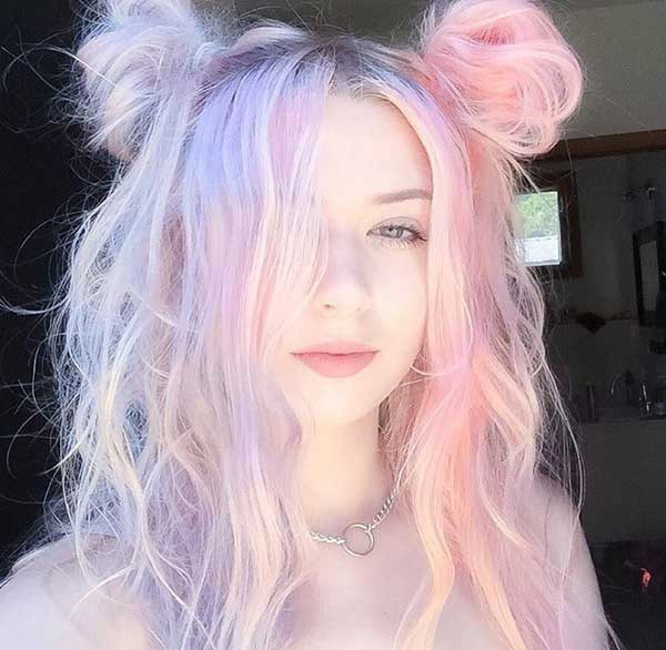 Một mái tóc hồng như thế này sẽ chẳng những khiến bạn trông đáng yêu mà còn đầy phong cách. Bạn chắc chắn không muốn bỏ qua bức ảnh đầy thu hút này.
