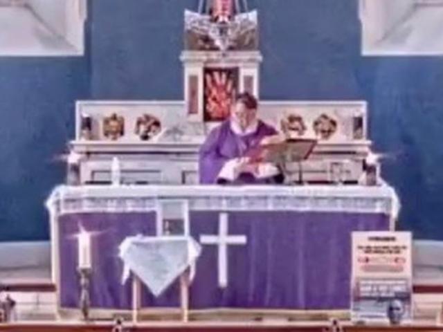 Media - Linh mục bật nhầm nhạc rap trong lễ ban phước