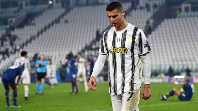 Ronaldo tịt ngòi khi Juventus bị Porto loại ở lượt về vòng 1/8 Champions League năm nay