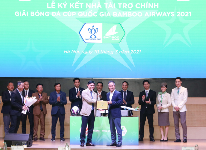 Lễ ký kết nhà tài trợ chính của giải bóng đá Cúp Quốc gia Bamboo Airways 2021
