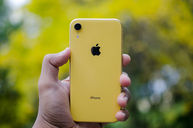 iPhone XR giảm còn từ 12,5 triệu, có nên mua hay không? - 1