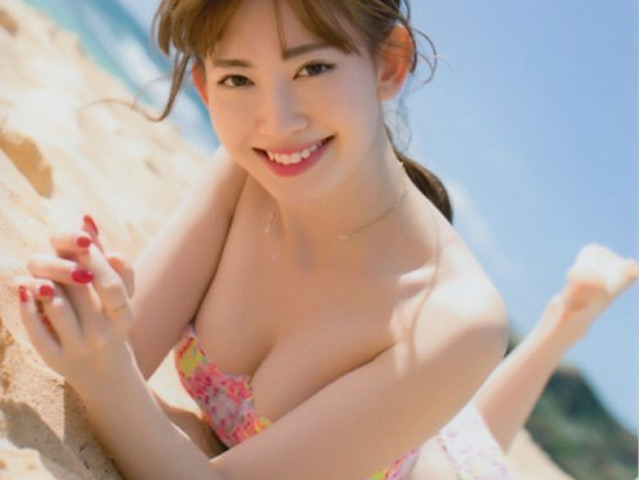 Làm đẹp - 2 "nữ hoàng sexy nước Nhật" đẹp không tì vết nhờ cho thứ đặc biệt này vào nước tắm