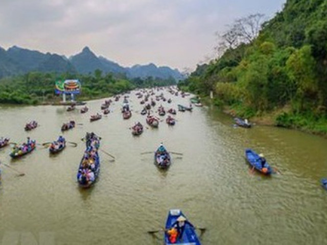 Du lịch - Du khách phải quét mã QR khi dự lễ hội Chùa Hương