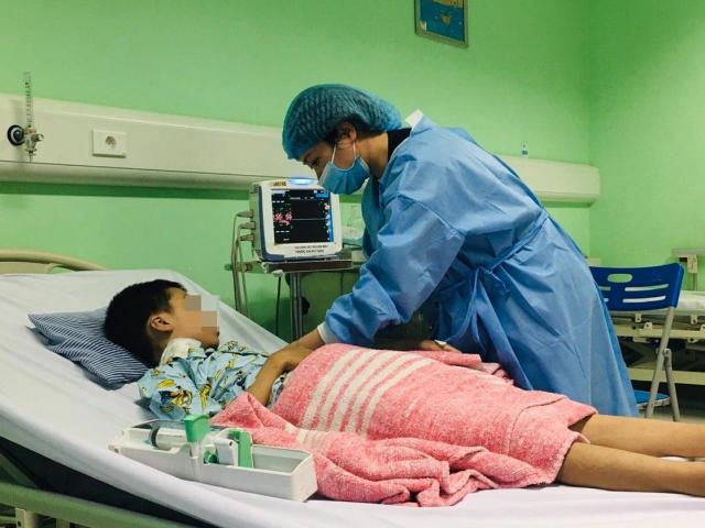 Sức khỏe đời sống - Sưng mắt kéo dài, bé trai 11 tuổi được phát hiện hội chứng thận hư