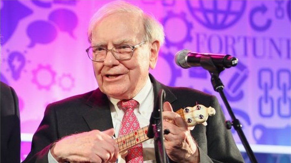 Warren Buffett gia nhập câu lạc bộ 100 tỷ đô ở tuổi 90 - 1