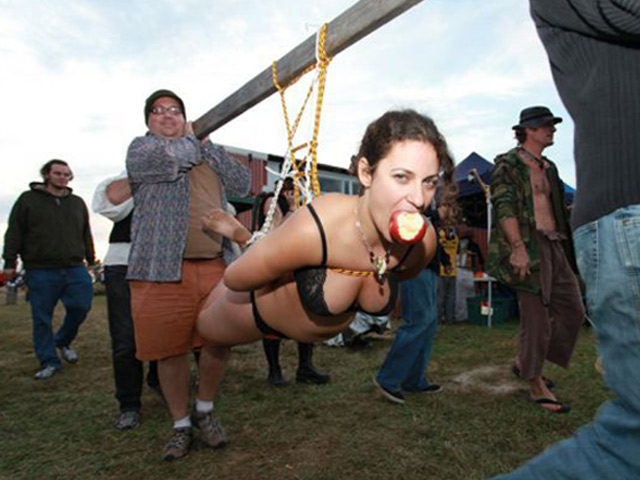 Tranh vui - Những hình ảnh khó tin khiến người xem không khỏi "thót tim"