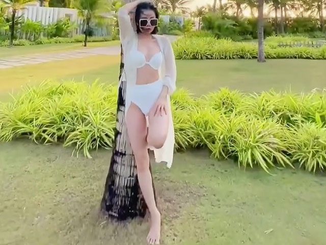 Làm đẹp - Lệ Quyên sở hữu body trẻ trung đến khó tin ở tuổi 40, không "can thiệp thô bạo"