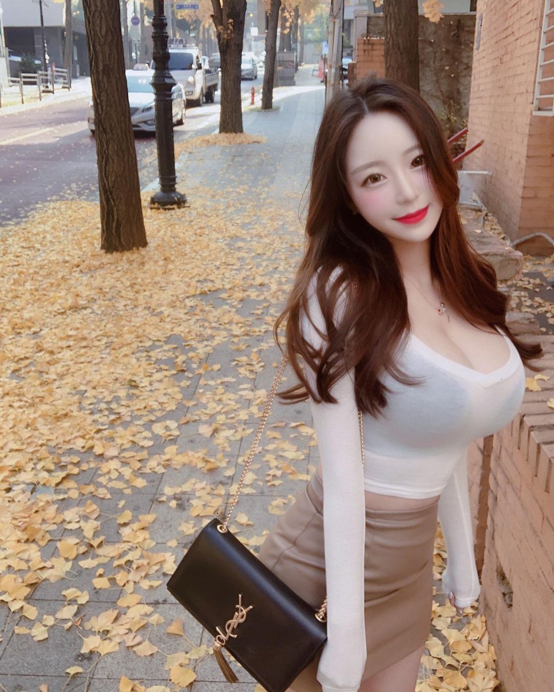 Người đẹp Hàn Quốc che mặt cũng thấy nóng bỏng nhờ vòng 1 "khủng", body "lượn sóng" - 6