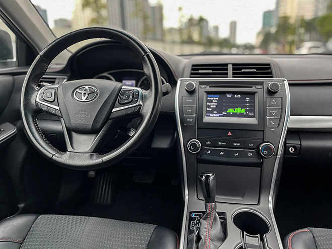 Toyota Camry nhập khẩu Mỹ đời 2015 rao bán bằng giá xe mới - 7
