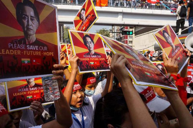 Làn sóng biểu tình phản đối chính biến ở Myanmar đang được cả thế giới chú ý. Ảnh: CNN