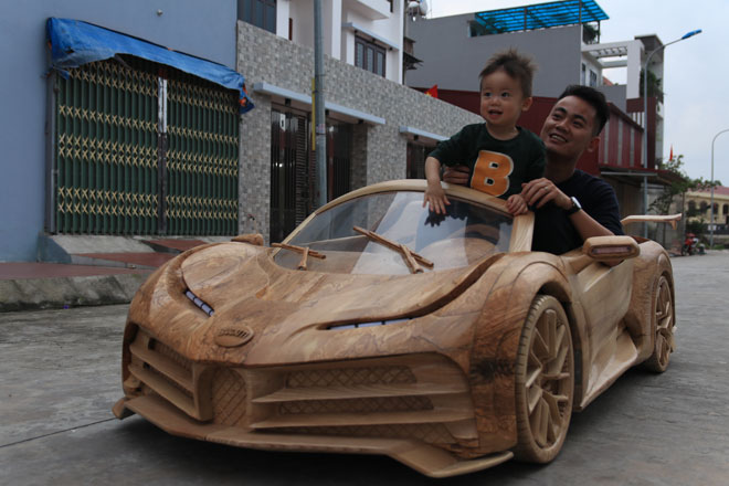 See the tiny wooden Bugatti "supercar", running the electric motor of a young father for his son - 17