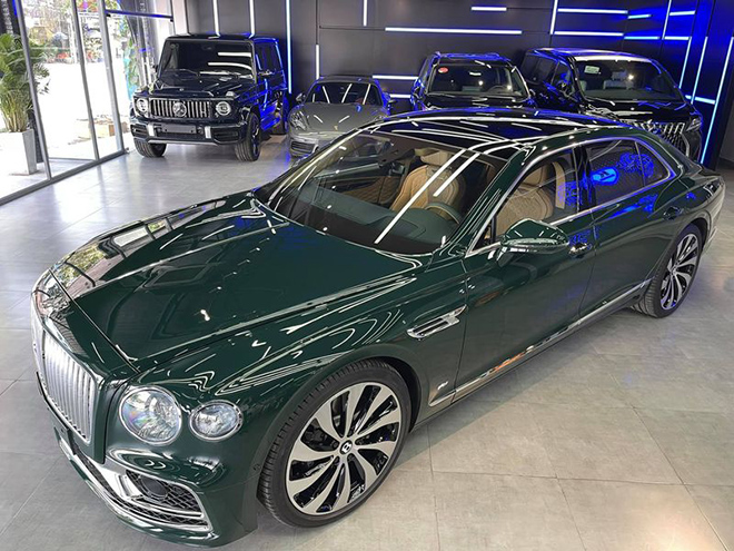 Đại gia Việt tiếp tục chơi lớn, tậu Bentley Flying Spur First Edition 2021 giá 30 tỷ đồng - 1