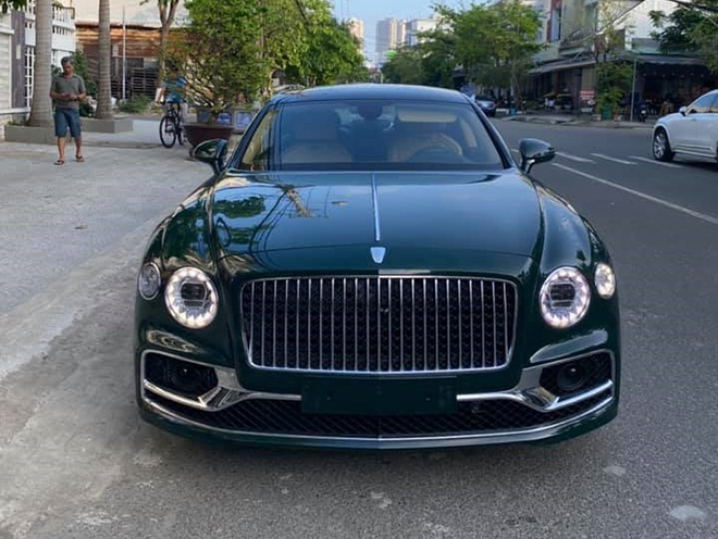 Đại gia Việt tiếp tục chơi lớn, tậu Bentley Flying Spur First Edition 2021 giá 30 tỷ đồng - 4