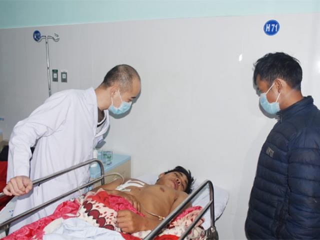 Tin tức trong ngày - Cắn cá sống, nam thanh niên bị cá chui vào đường thở