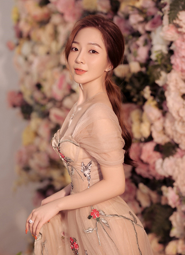 Nhan sắc kiều diễm của cô nàng hot girl Phạm Phương Thảo