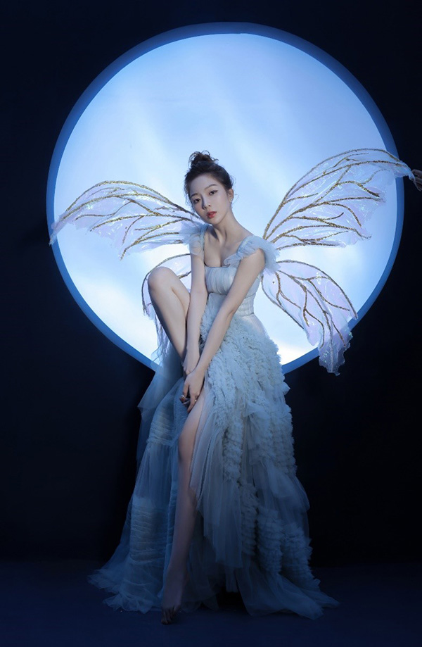 Cô nàng chủ shop thành công cùng tài biến hóa cùng thời trang