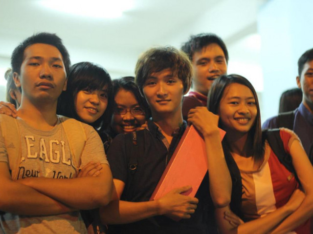 Bạn trẻ - Cuộc sống - Chàng trai 9x dành cả thanh xuân làm áo dài cổ