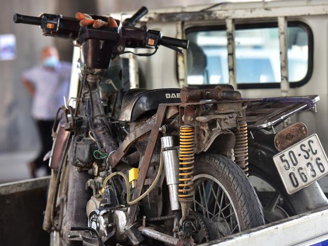 Tin tức trong ngày - CSGT truy quét "xe mù", xe cà tàng tung hoành ở Sài Gòn