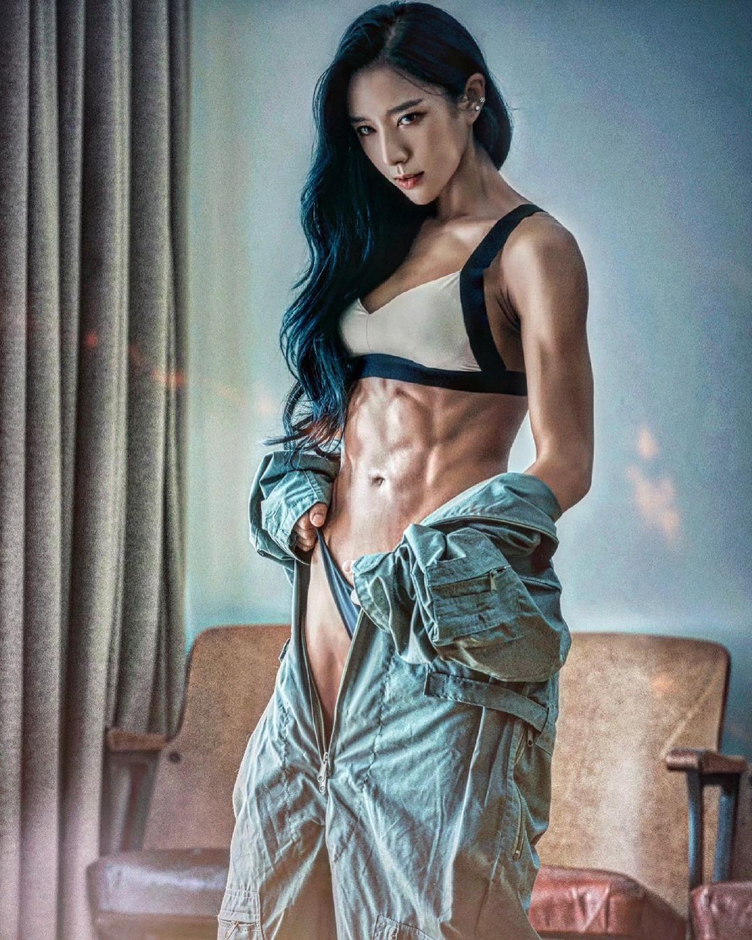 Người đẹp nỗ lực không ngừng để duy trì nét đẹp bền bỉ của bản thân.