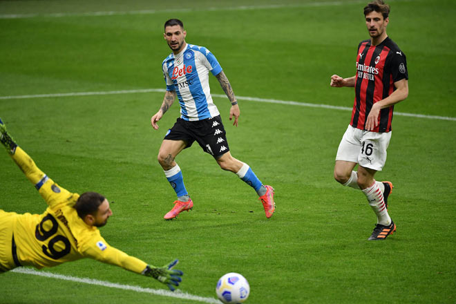 Video AC Milan - Napoli: Đòn đau đầu hiệp, hụt bước tai hại - 1