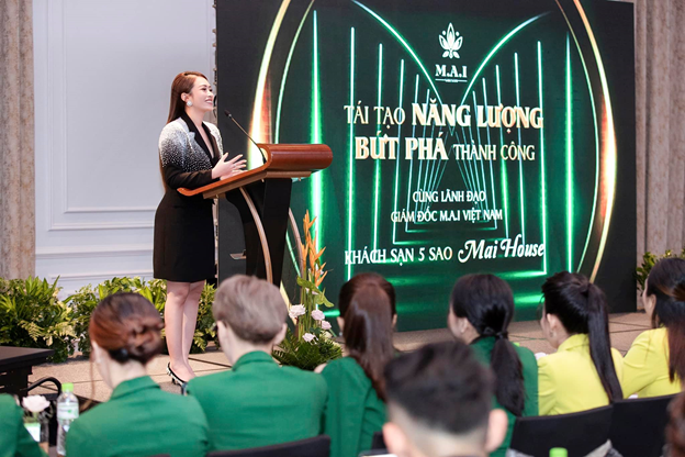 CEO Nguyễn Thị Ngọc Thúy truyền lửa cho mọi người