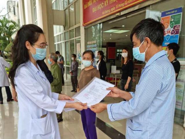 Tin tức trong ngày - Bệnh nhân nặng ở Hải Dương vừa được chữa khỏi COVID-19: "Các bác sĩ đã sinh ra tôi lần 2…"
