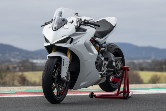 Chi tiết mô tô Ducati SuperSport 950 2021 trên đường đua - 4