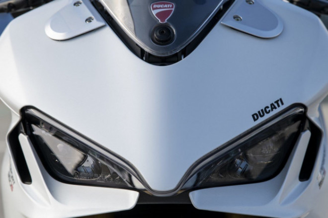 Chi tiết mô tô Ducati SuperSport 950 2021 trên đường đua - 6