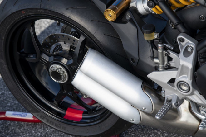 Chi tiết mô tô Ducati SuperSport 950 2021 trên đường đua - 16