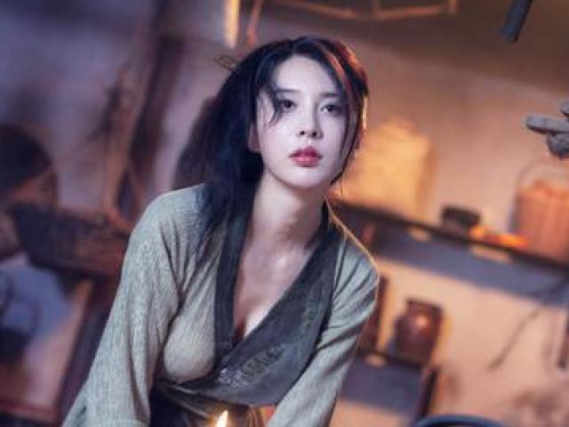 Phim - "Chị dâu lẳng lơ của Võ Tòng" bị chê vì đòi dạy em chồng hơn tuổi "cách yêu"