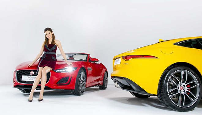 Á hậu Huyền My thả dáng nuột nà bên "báo gấm nước Anh" Jaguar F-Type 2021 - 10