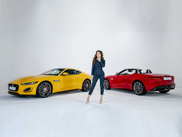 Tin tức ô tô - Á hậu Huyền My thả dáng nuột nà bên "báo gấm nước Anh" Jaguar F-Type 2021