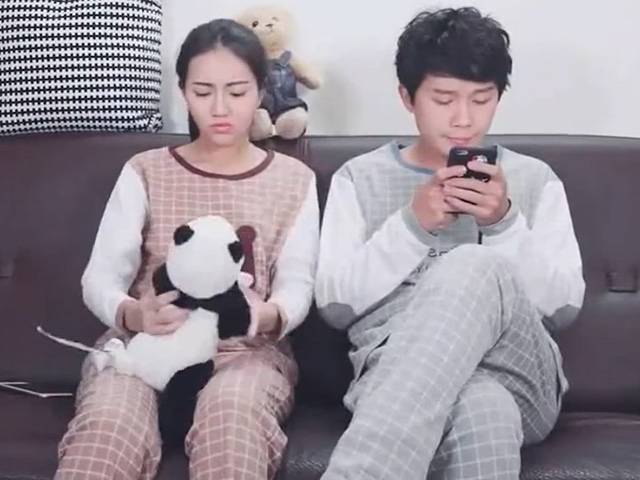 Video Clip Cười - Cách để biết người đàn ông có quan tâm đến mình nữa hay không?