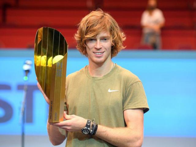 Thể thao - Bất ngờ số 8 tennis thế giới kiếm 7,8 triệu đô vẫn “nghèo" chưa có nhà