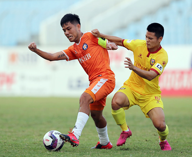 Nóng rực derby sân Thống Nhất, "chảo lửa" Quy Nhơn dậy sóng vòng 4 V-League - 1