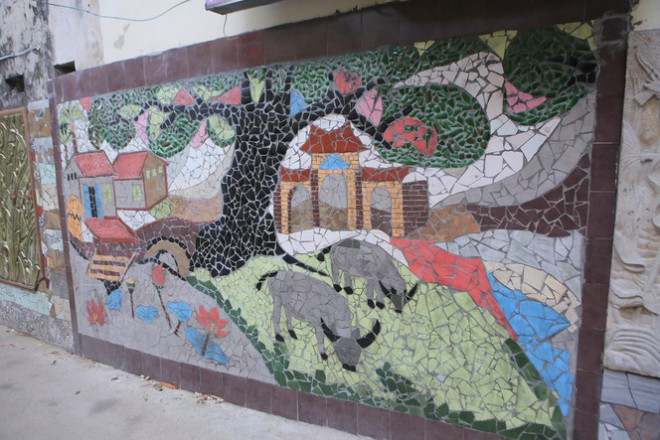 Những thứ tưởng như đã bỏ đi thoáng chốc qua bàn tay của người dân làng đã được tái sinh trở nên hấp dẫn, sinh động.