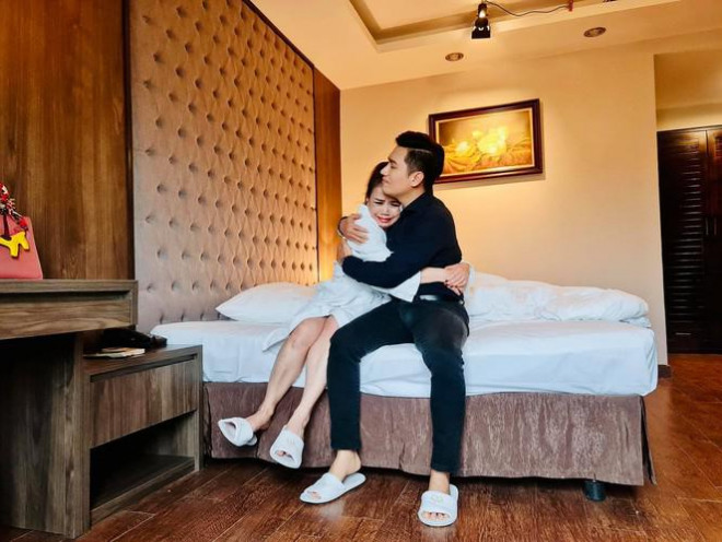 Hoàng Yến tung ảnh giường chiếu mùi mẫn với Việt Anh trong 'Hồ sơ cá sấu' - 1