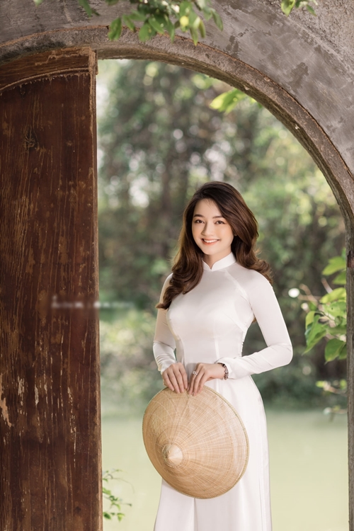 Nhan sắc cô gái được mệnh danh &#34;mặc áo dài đẹp nhất Sài thành&#34; - 4