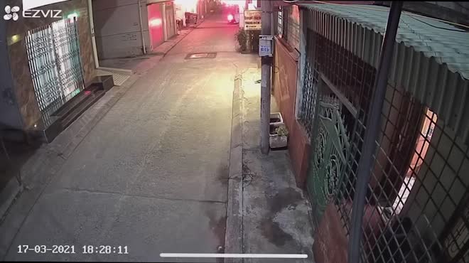 Clip: Truy đuổi đối tượng nổ mìn cướp tiệm vàng ở Hải Phòng