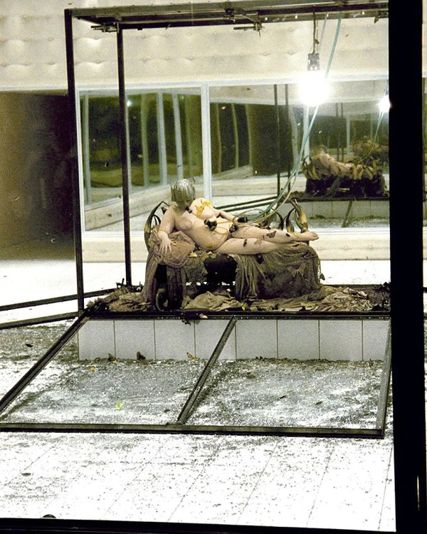 McQueen và những khoảnh khắc gây chấn động làng mốt thế giới - 6