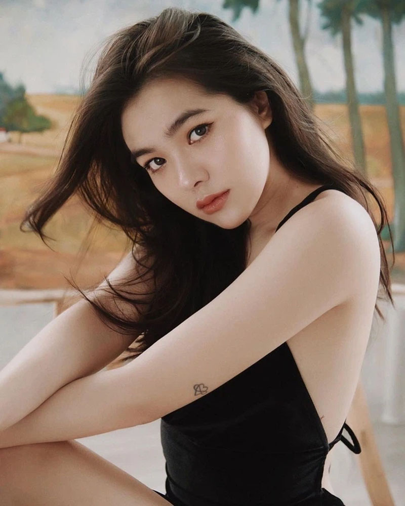 Hot girl Trần Phú lai 3 dòng máu xinh đẹp vô ngần nhờ "quần quật trong phòng tập" - 1