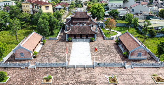Văn Miếu Hà Tĩnh xây vào năm Minh Mệnh thứ 14 (1833), bị chiến tranh tàn phá nên chỉ còn dấu tích. Năm 2010, tỉnh Hà Tĩnh phê duyệt triển khai dự án phục hồi và phát huy các giá trị di tích Văn Miếu Hà Tĩnh.