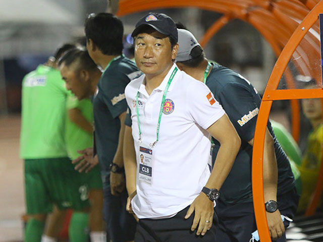 Lee Nguyễn được khen nức nở, HLV Nhật Bản của Sài Gòn FC ôm nỗi buồn riêng