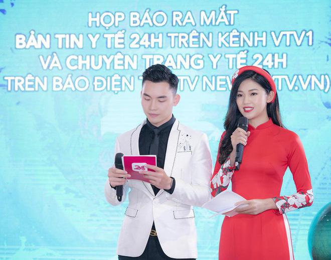 Á hậu Thanh Tú có 1 năm đồng hành với "Bản tin Y tế" trong vai trò MC.