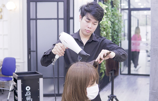 Nhà tạo mẫu tóc Cao Gia Lộc không hối tiếc vì theo đuổi nghề tóc - 2