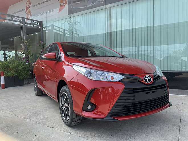 Cận cảnh Toyota Vios phiên bản số sàn tại đại lý, giá 478 triệu đồng - 1