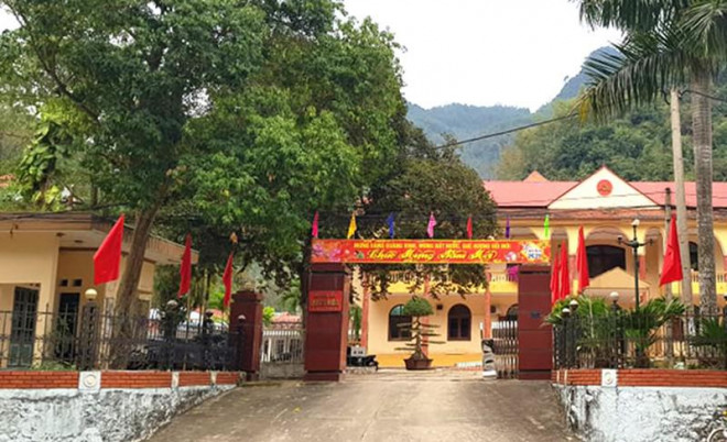 Trụ sở Huyện ủy Quan Hóa nhìn từ bên ngoài.