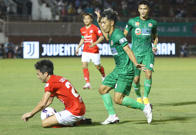 HLV ngoại lương cao nhất V-League "nóng mặt" vì Lee Nguyễn bị chơi xấu - 6